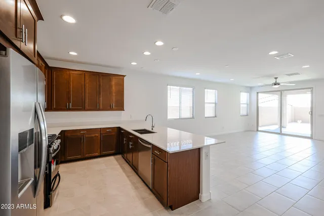 $3,000 | 2071 West Sierra Sunset Trail, Phoenix, AZ 85085