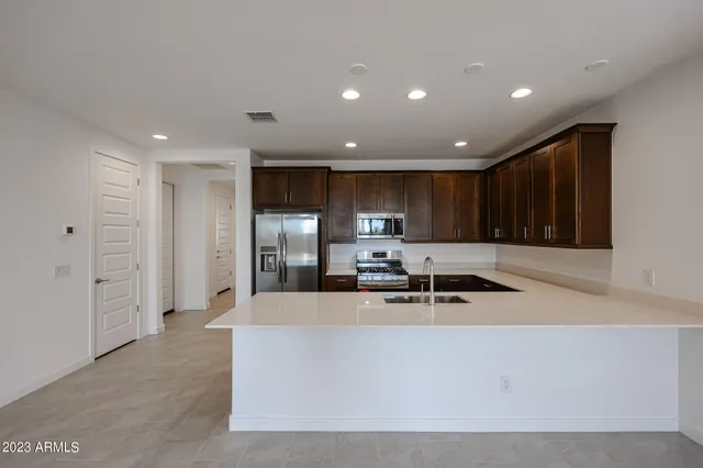 $3,000 | 2071 West Sierra Sunset Trail, Phoenix, AZ 85085