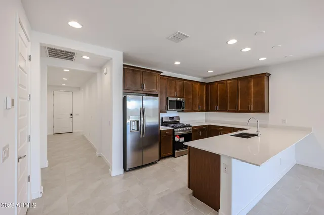 $3,000 | 2071 West Sierra Sunset Trail, Phoenix, AZ 85085