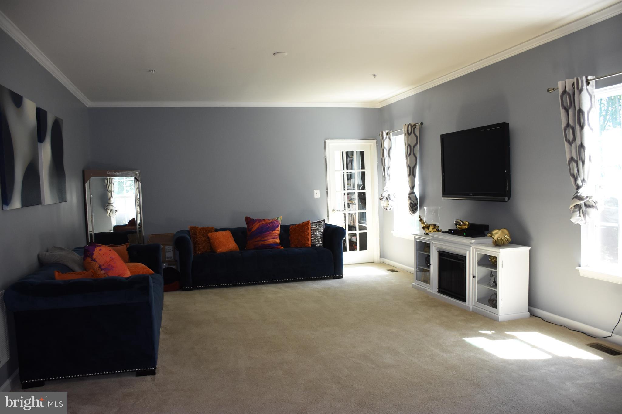 3405 St Marys View Road Accokeek, MD 20607 - Photo 10 of 11 Family Room