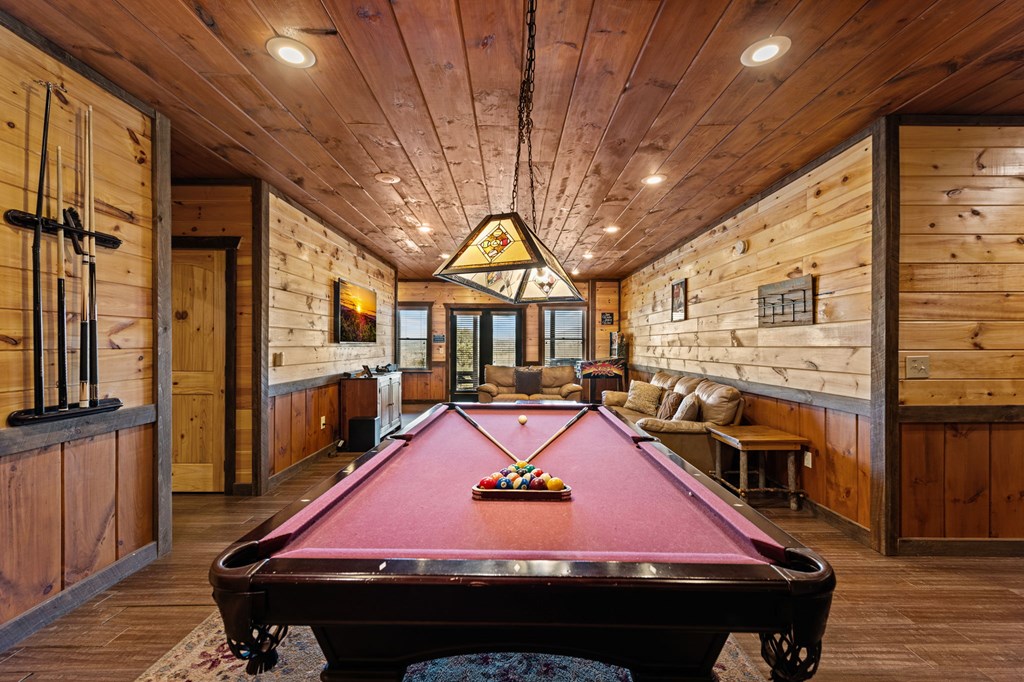 31 Hope Drive Blue Ridge, GA 30513 - Photo 58 of 80 a large room with pool table