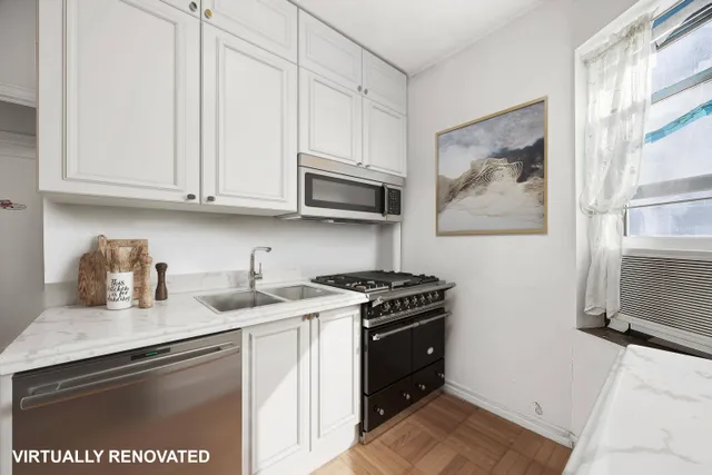 $775,000 | 225 East 74th Street, Unit 3J | Lenox Hill