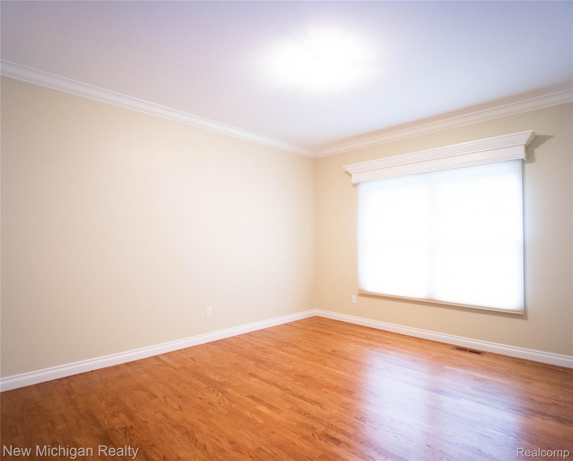 724 Lakeville Road Leonard, MI 48367 - Photo 19 of 31 P1011062 sitting 2.jpg