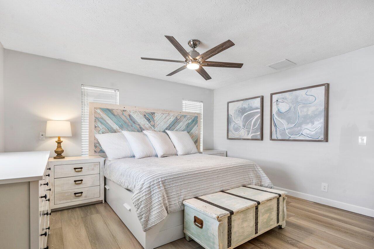 805 Southwest Salerno Road Stuart, FL 34997 - Photo 16 of 36 017-805SouthwestSalernoRoad-Stuart-FL-34