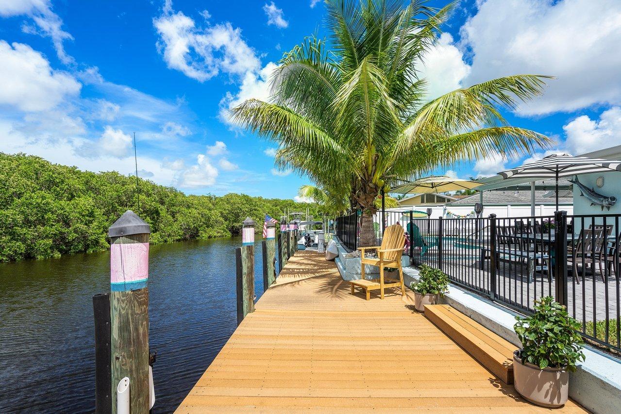 805 Southwest Salerno Road Stuart, FL 34997 - Photo 23 of 36 032-805SouthwestSalernoRoad-Stuart-FL-34