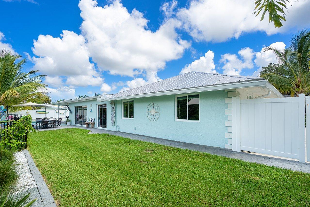 805 Southwest Salerno Road Stuart, FL 34997 - Photo 24 of 36 031-805SouthwestSalernoRoad-Stuart-FL-34