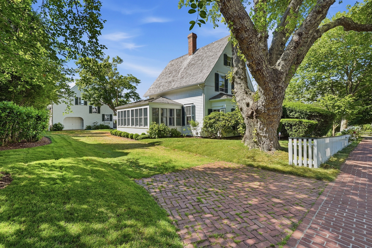 118 South Water Street Edgartown, MA 02539 - Photo 2 of 27