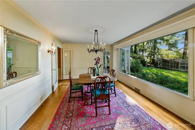 $9,875,000 | 2425 Evergreen Point Road, Medina, WA 98039