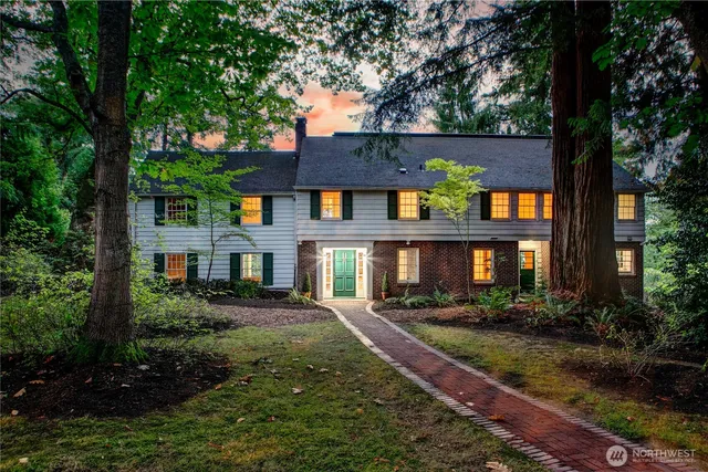 $9,875,000 | 2425 Evergreen Point Road, Medina, WA 98039