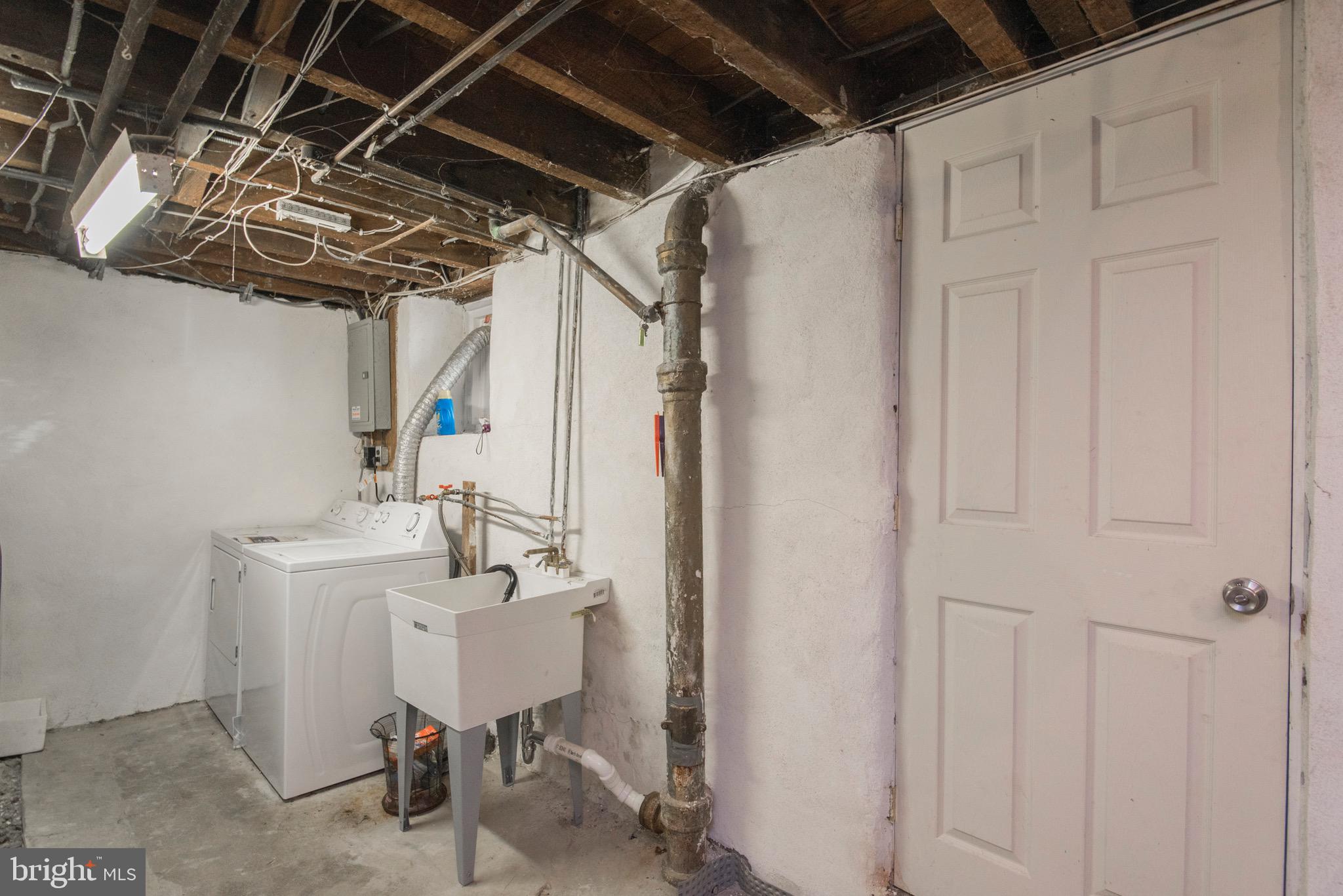 9 Fairfield Road Havertown, PA 19083 - Photo 19 of 31 a bathroom with a sink a mirror and a toilet