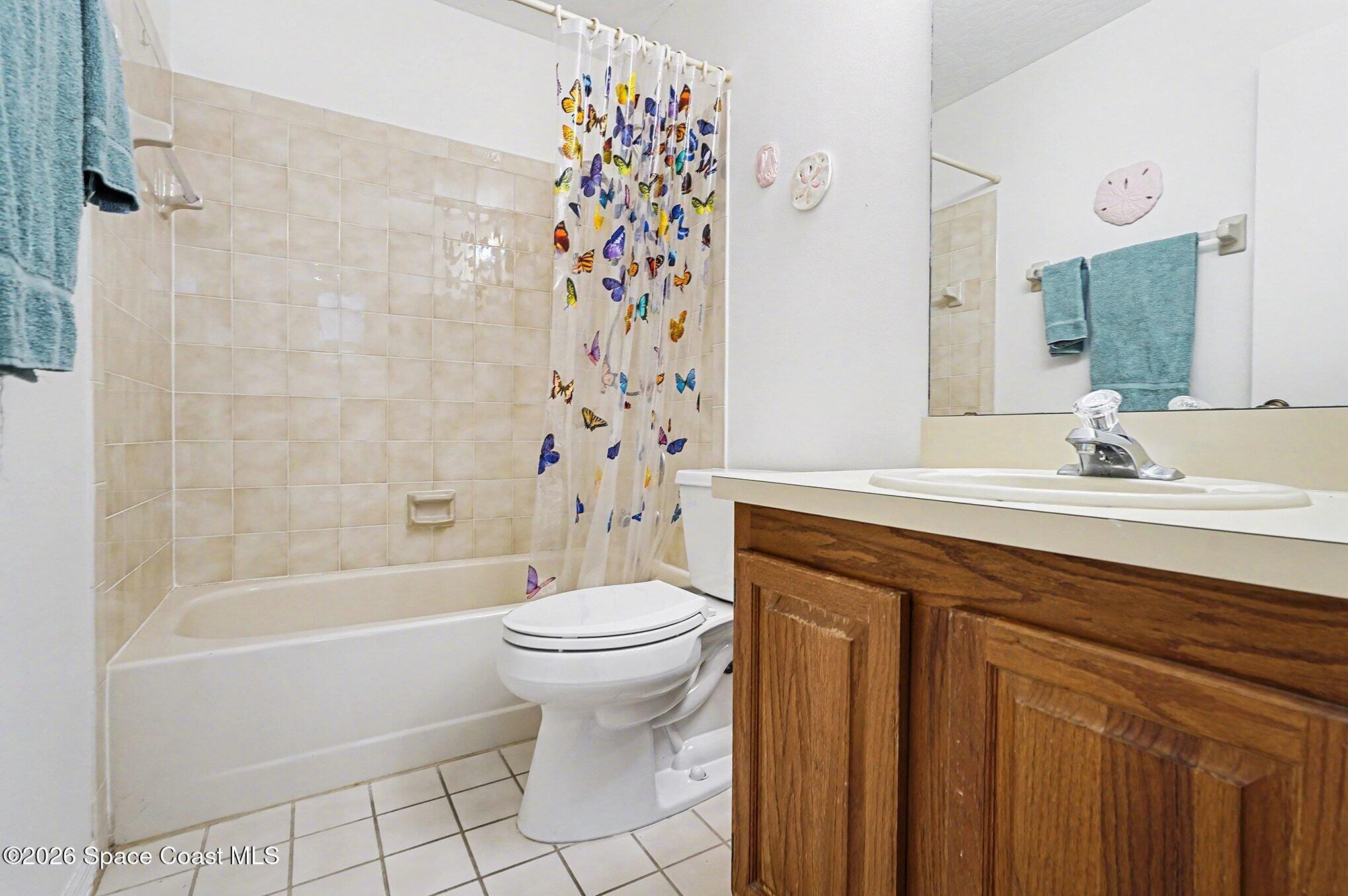 812 Ridge Lake Drive Melbourne, FL 32940 - Photo 16 of 32 Guest bathroom