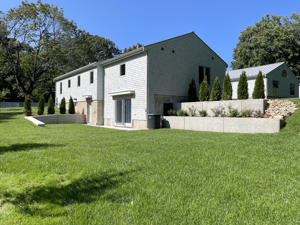 18 Shady Hill Road Weston, MA 02493 - Photo 4 of 9 Gallery Image 4