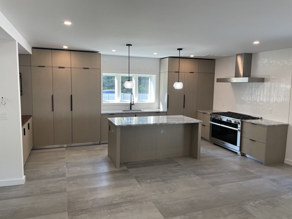18 Shady Hill Road Weston, MA 02493 - Photo 5 of 9 Gallery Image 5