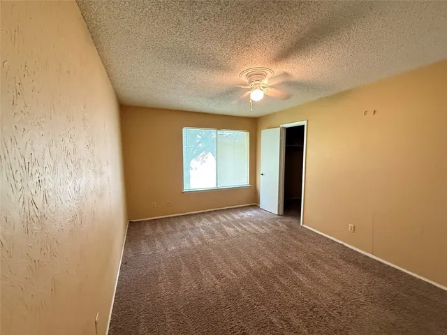 a view of empty room with window