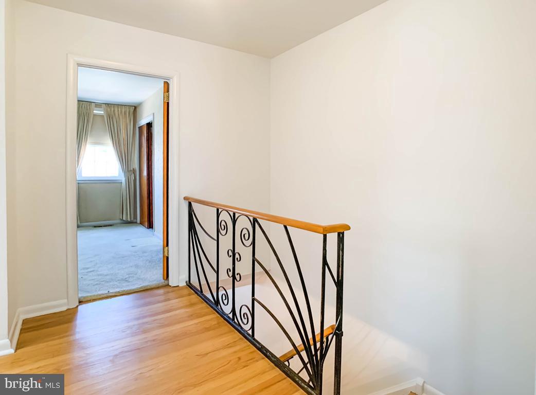 2810 Angus Road Philadelphia, PA 19114 - Photo 11 of 34 Upstairs hall