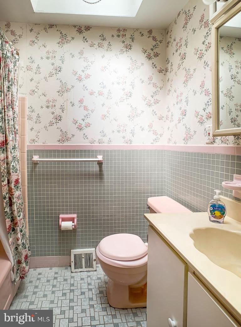 2810 Angus Road Philadelphia, PA 19114 - Photo 13 of 34 Full bath