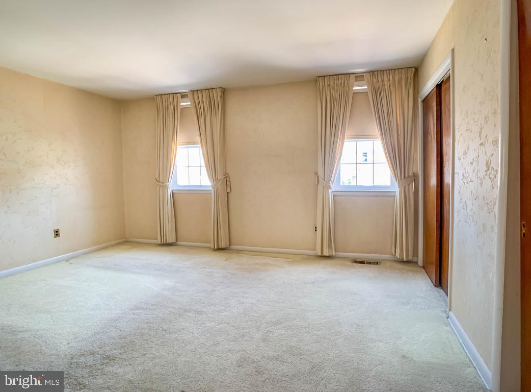2810 Angus Road Philadelphia, PA 19114 - Photo 15 of 34 Primary bedroom