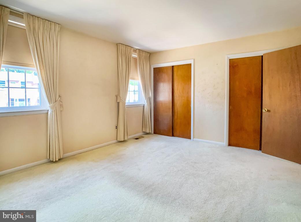 2810 Angus Road Philadelphia, PA 19114 - Photo 17 of 34