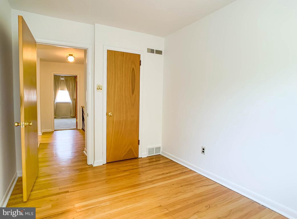 2810 Angus Road Philadelphia, PA 19114 - Photo 19 of 34
