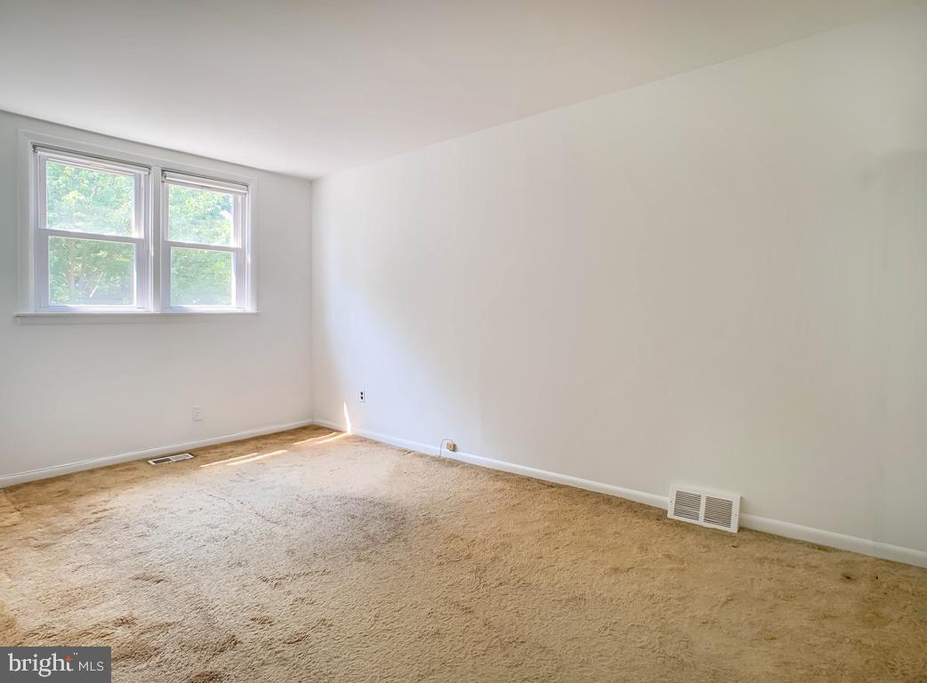 2810 Angus Road Philadelphia, PA 19114 - Photo 20 of 34 Third bedroom