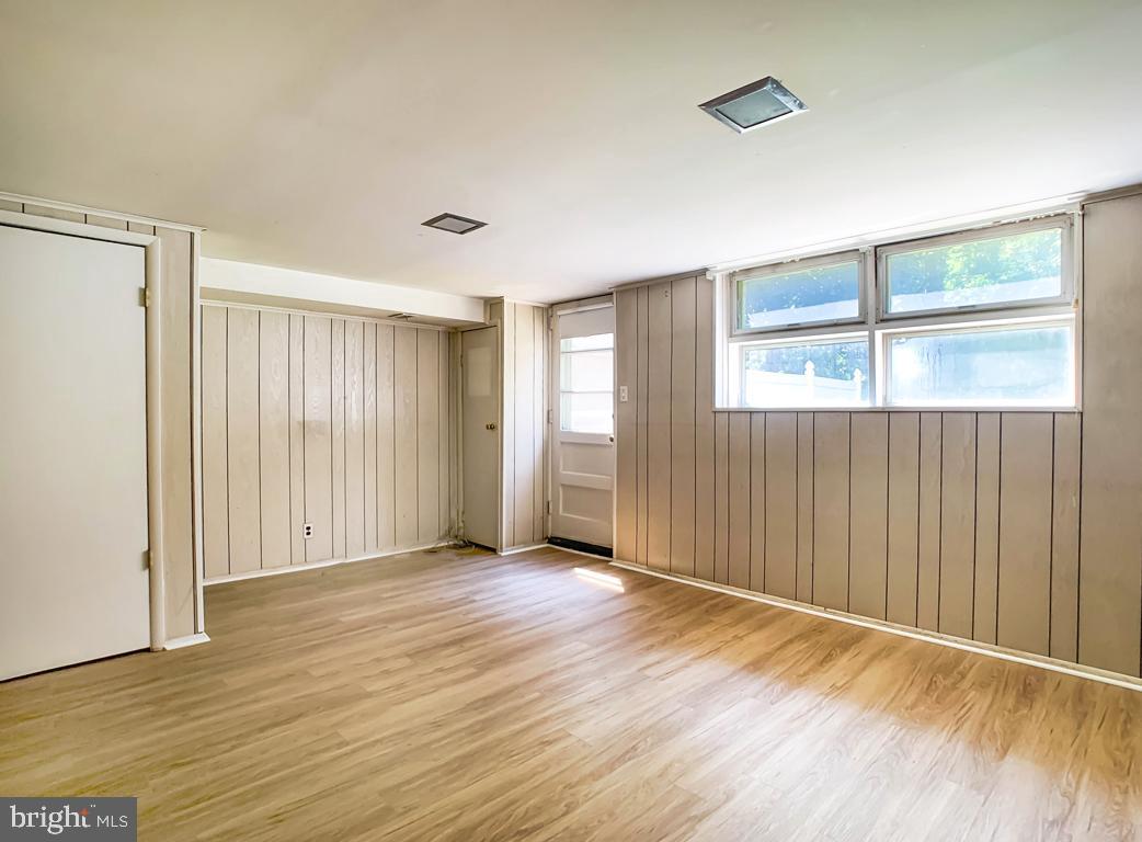 2810 Angus Road Philadelphia, PA 19114 - Photo 26 of 34