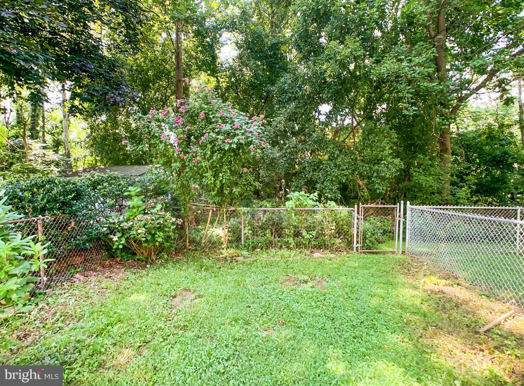 2810 Angus Road Philadelphia, PA 19114 - Photo 30 of 34