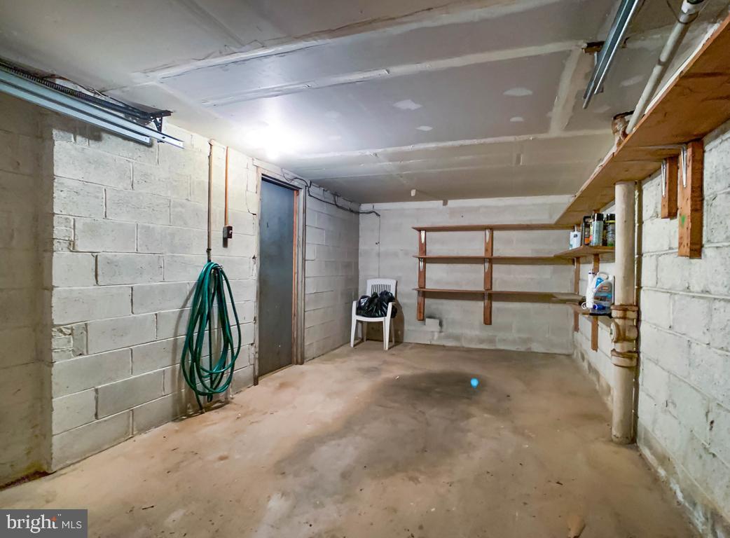 2810 Angus Road Philadelphia, PA 19114 - Photo 33 of 34 1 Car Garage
