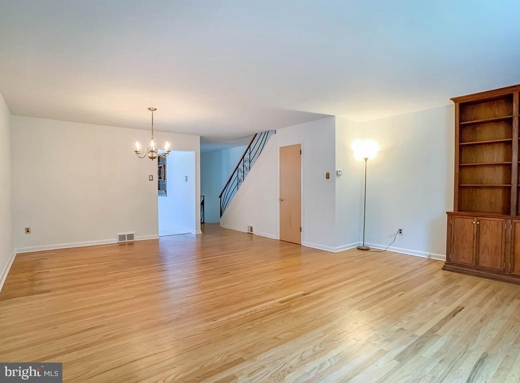 2810 Angus Road Philadelphia, PA 19114 - Photo 7 of 34