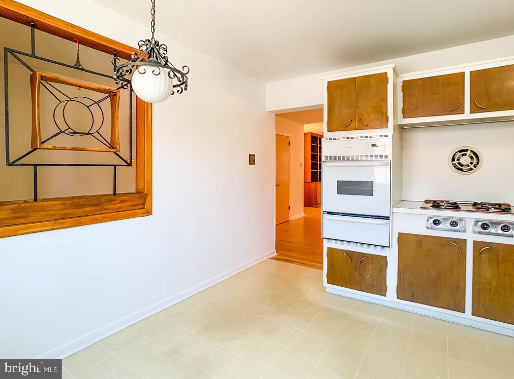 2810 Angus Road Philadelphia, PA 19114 - Photo 10 of 34