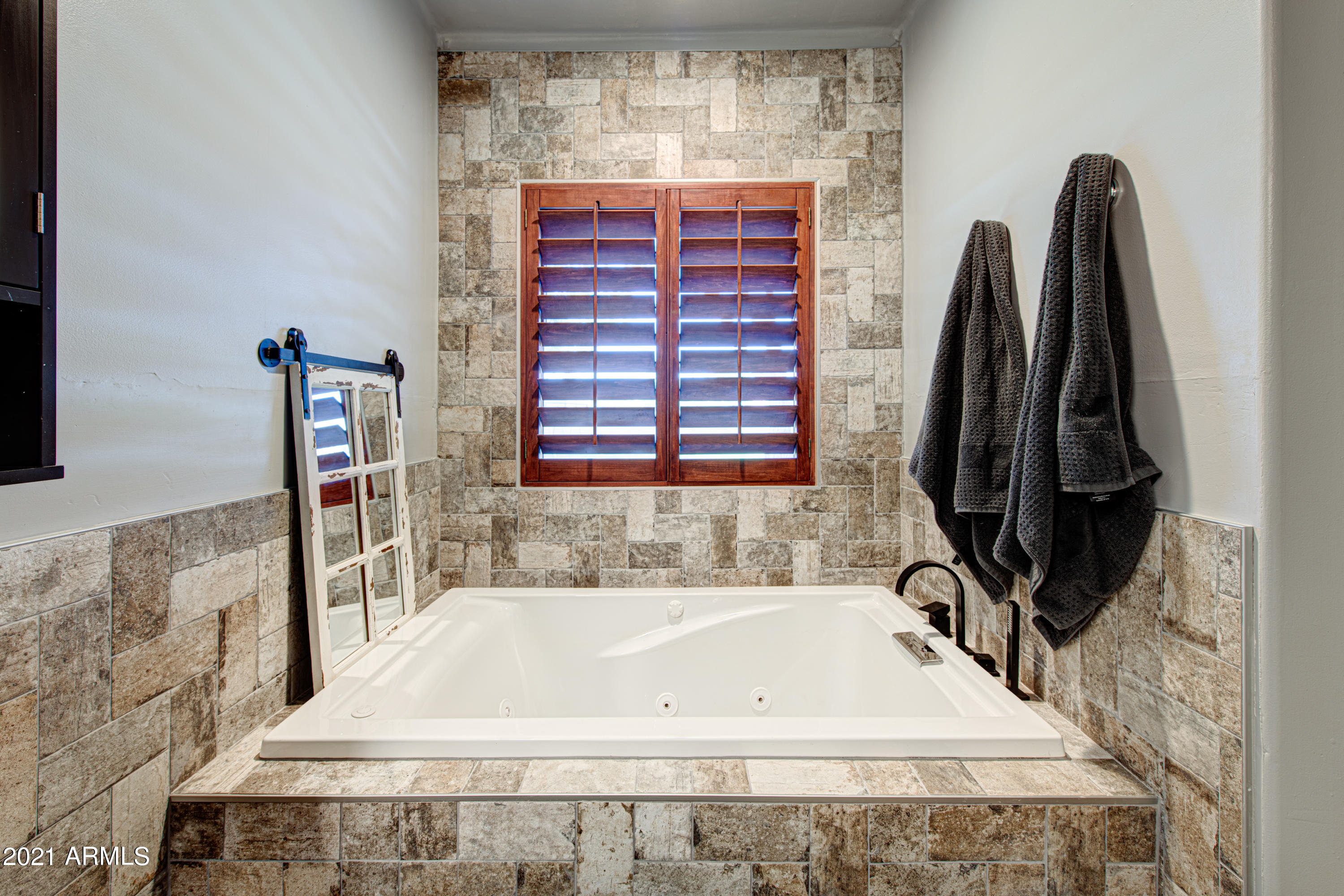 6606 North Citrus Road Waddell, AZ 85355 - Photo 36 of 48 027_Master Tub
