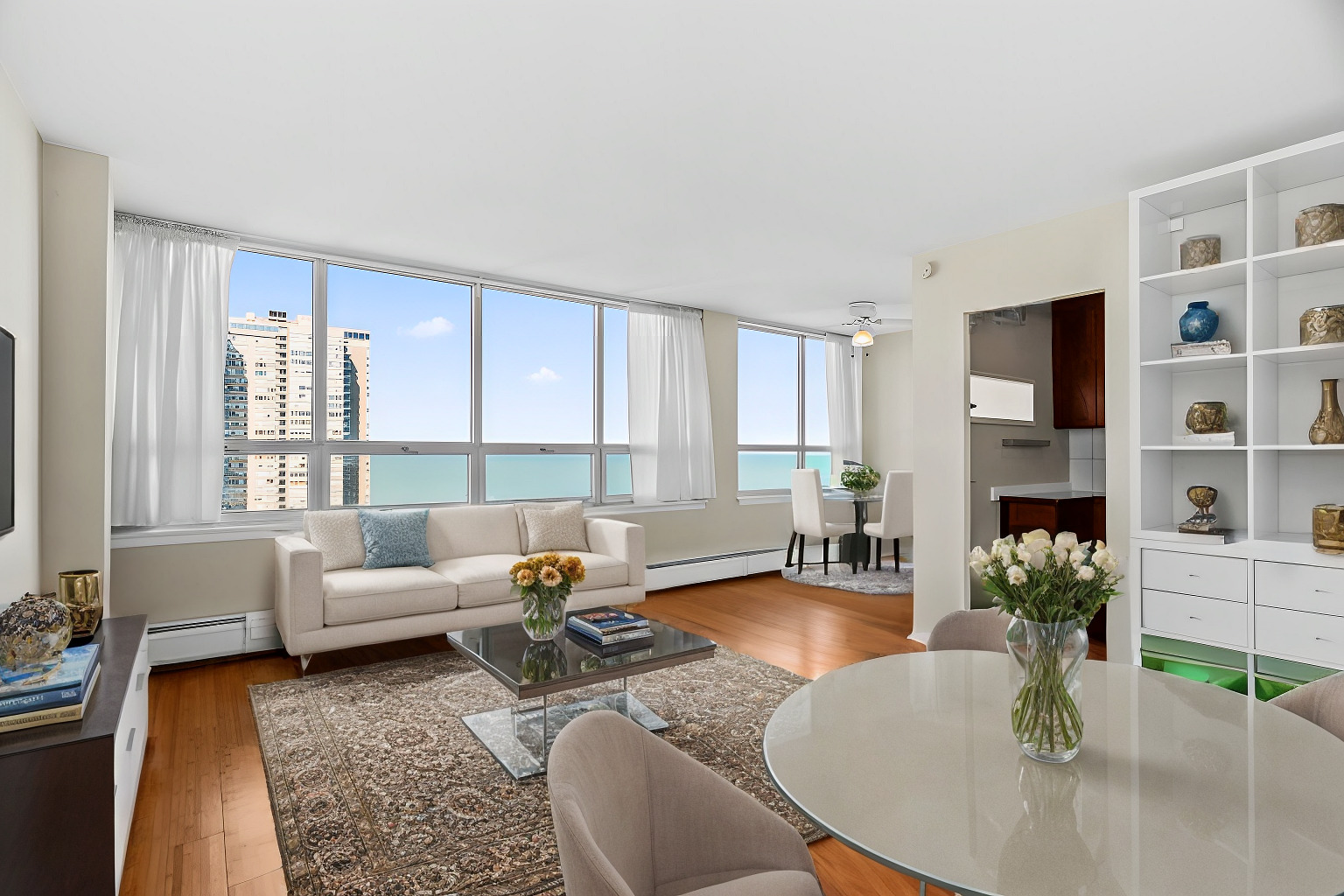 6171 North Sheridan Road, Unit 1105 Chicago, IL 60660 - Photo 5 of 16 Gallery Image 5