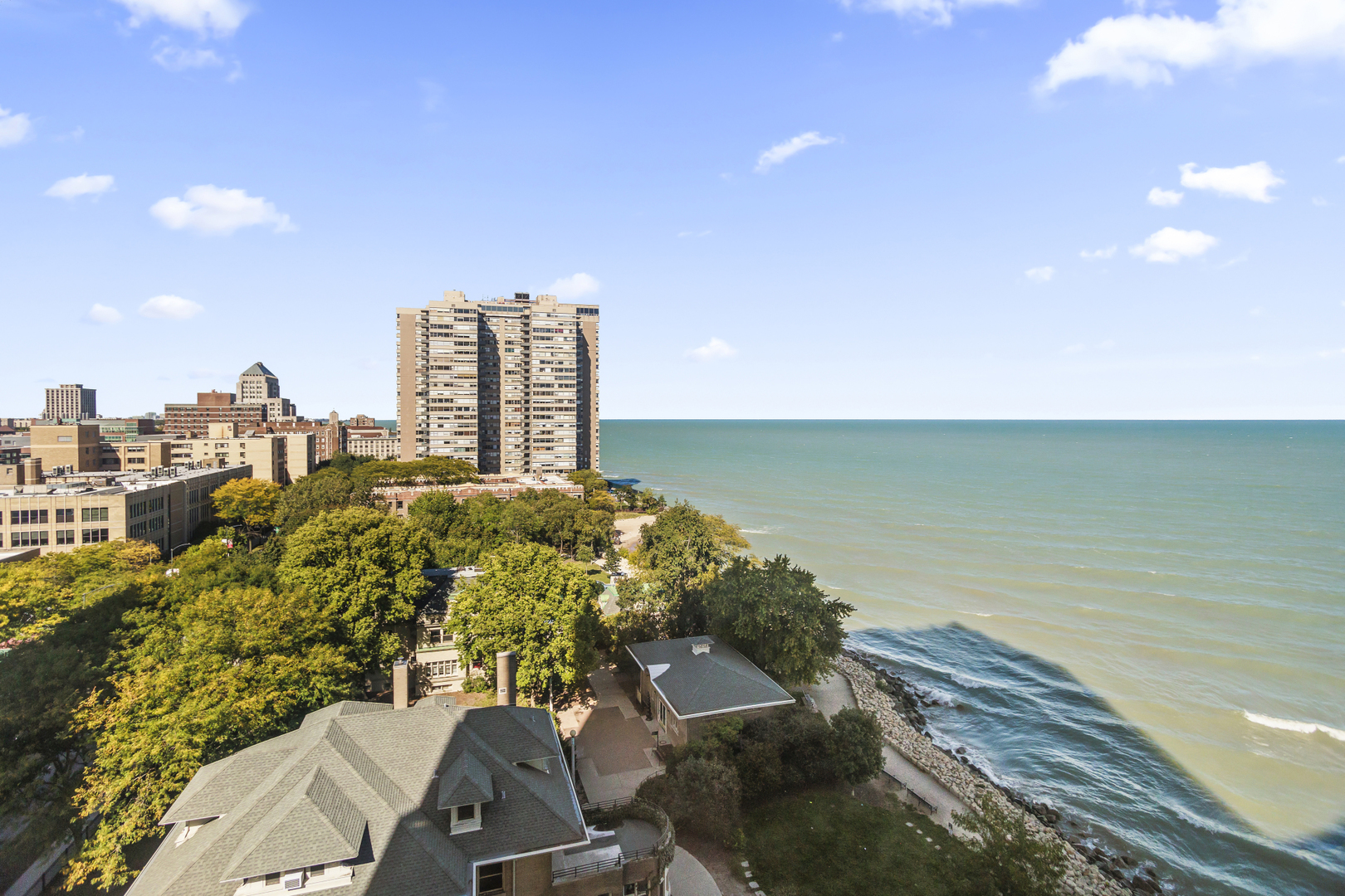 6171 North Sheridan Road, Unit 1105 Chicago, IL 60660 - Photo 9 of 16 Gallery Image 9