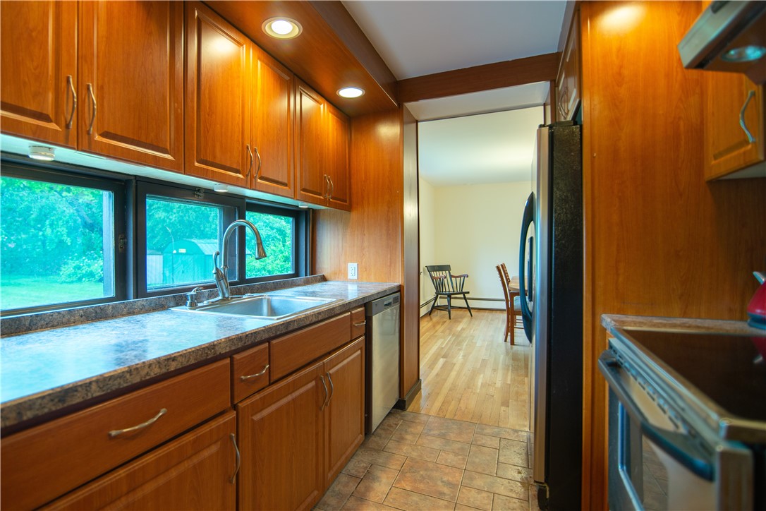 2 Meeting House Road Lincoln, RI 02865 - Photo 20 of 50