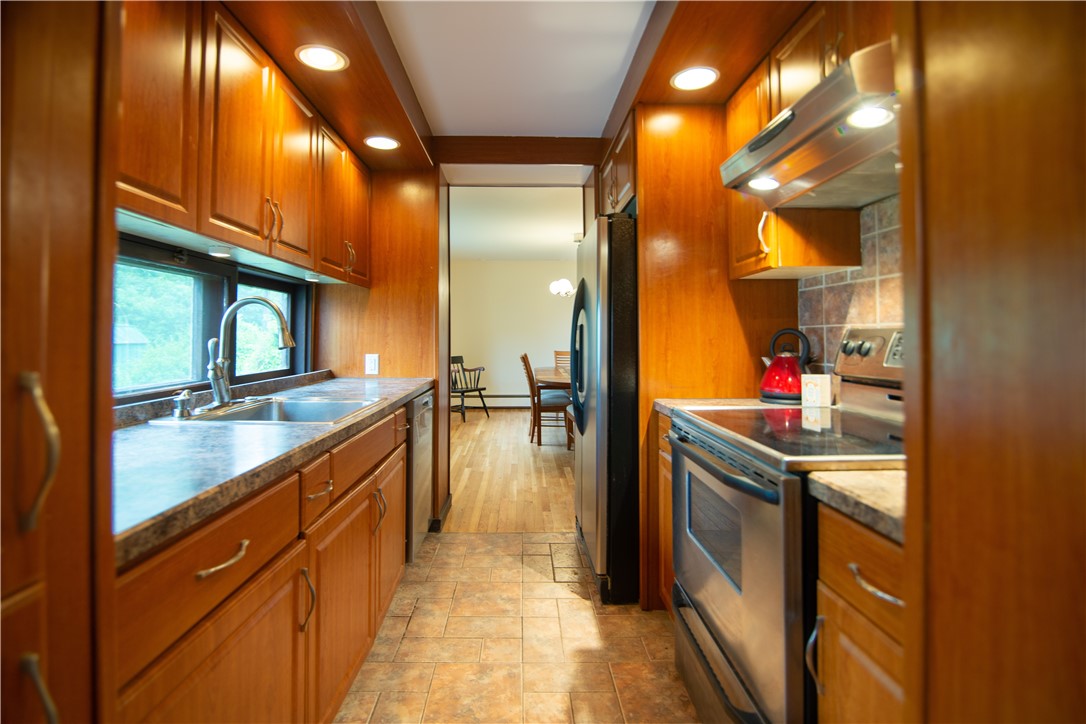 2 Meeting House Road Lincoln, RI 02865 - Photo 27 of 50