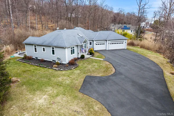$999,900 | 16 Katavolos Drive, Tomkins Cove, NY 10986
