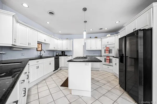 $999,900 | 16 Katavolos Drive, Tomkins Cove, NY 10986