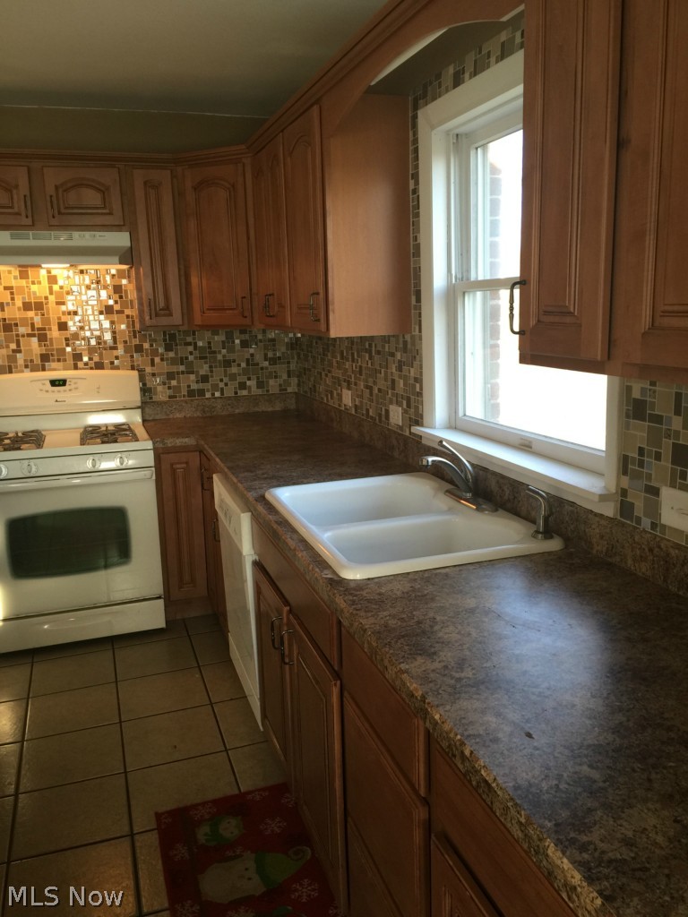 1774 Stillwagon Road Southeast Warren, OH 44484 - Photo 5 of 13 Gallery Image 5