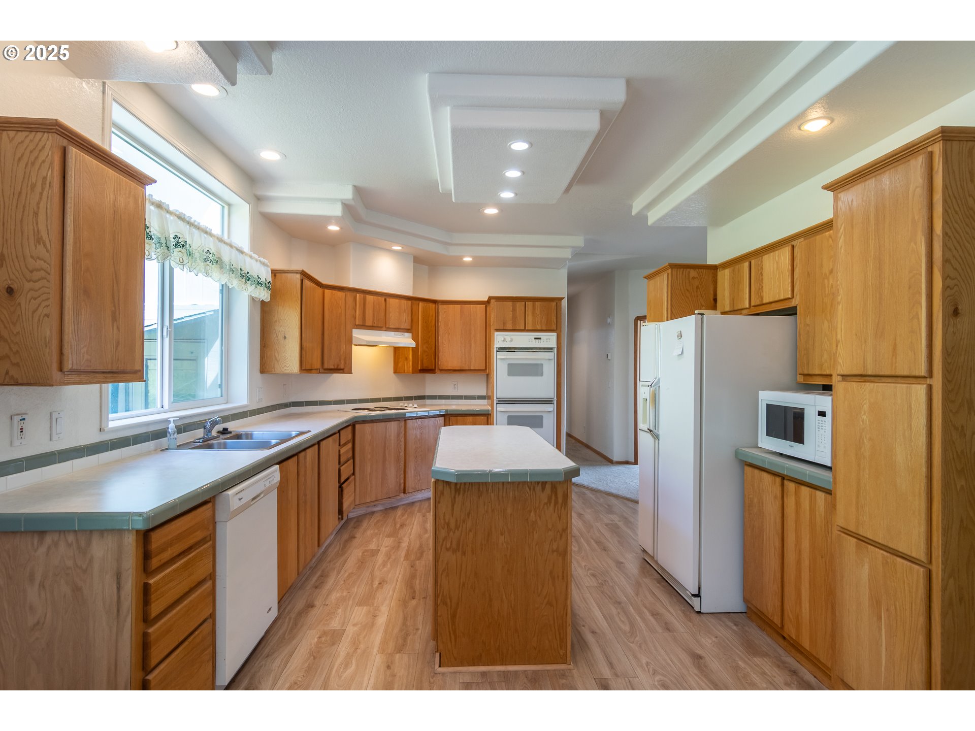1360 Sunshine Road Roseburg, OR 97470 - Photo 17 of 41 Gallery Image 17