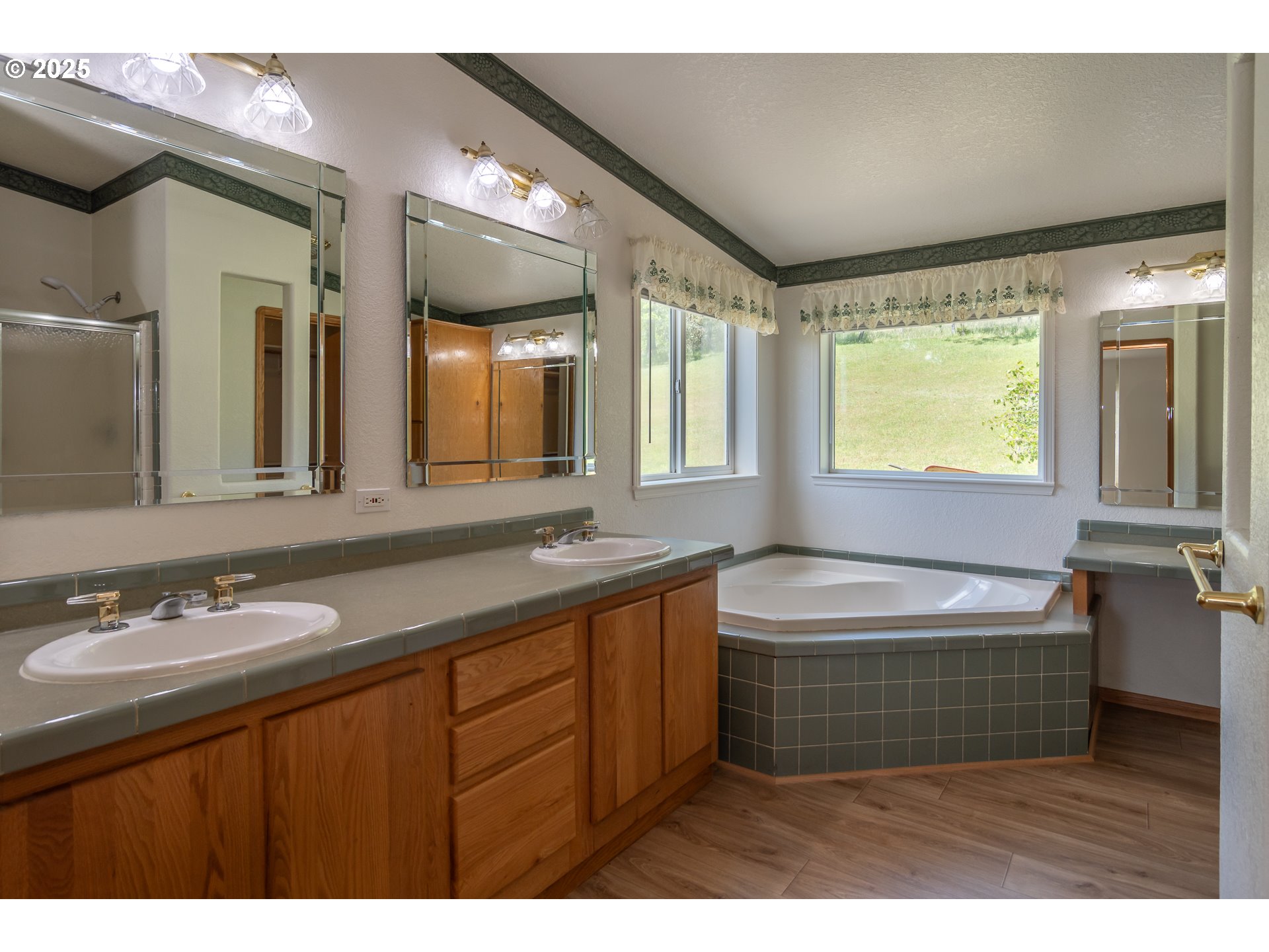 1360 Sunshine Road Roseburg, OR 97470 - Photo 20 of 41 Gallery Image 20