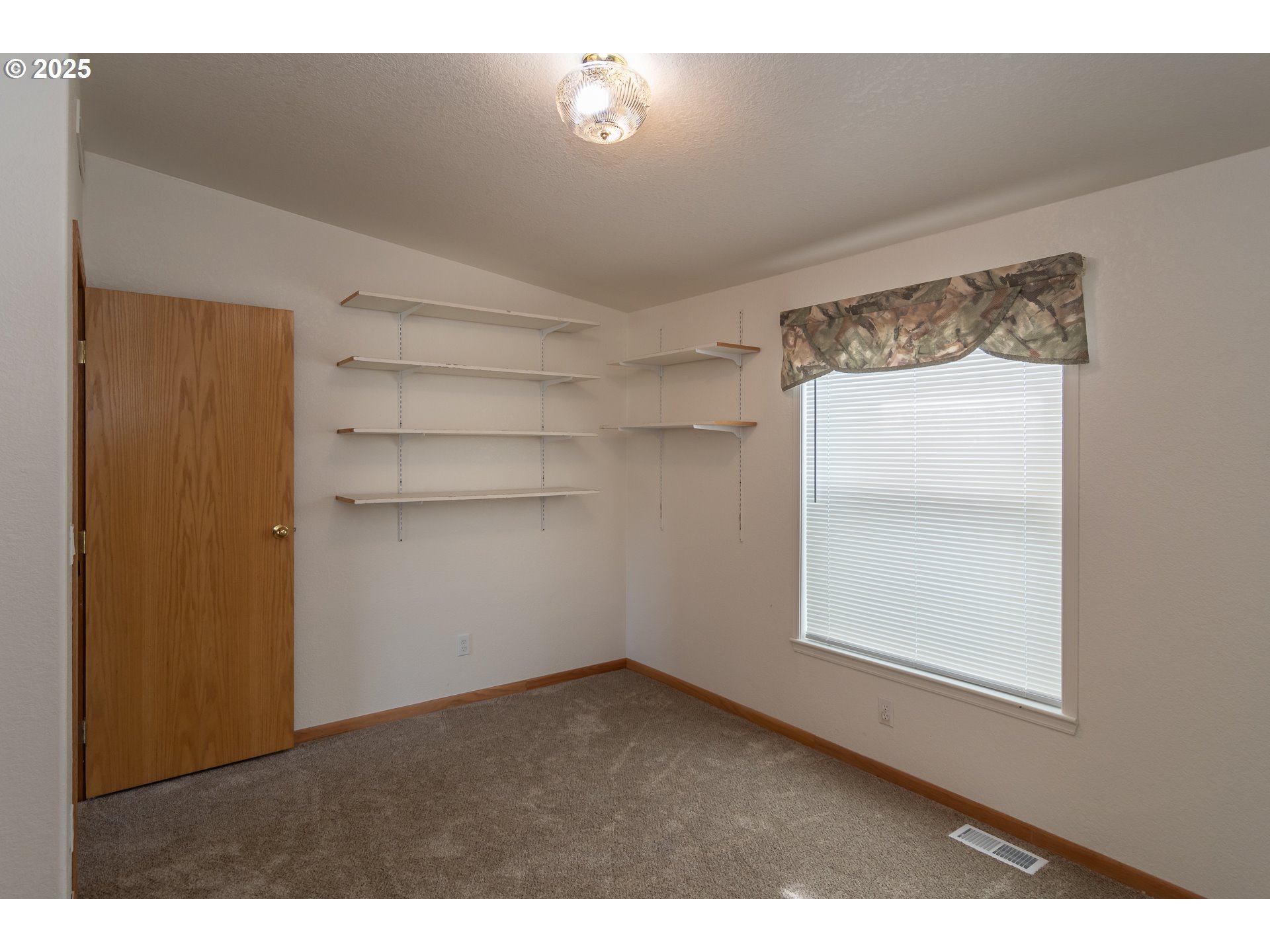 1360 Sunshine Road Roseburg, OR 97470 - Photo 28 of 41 Gallery Image 28