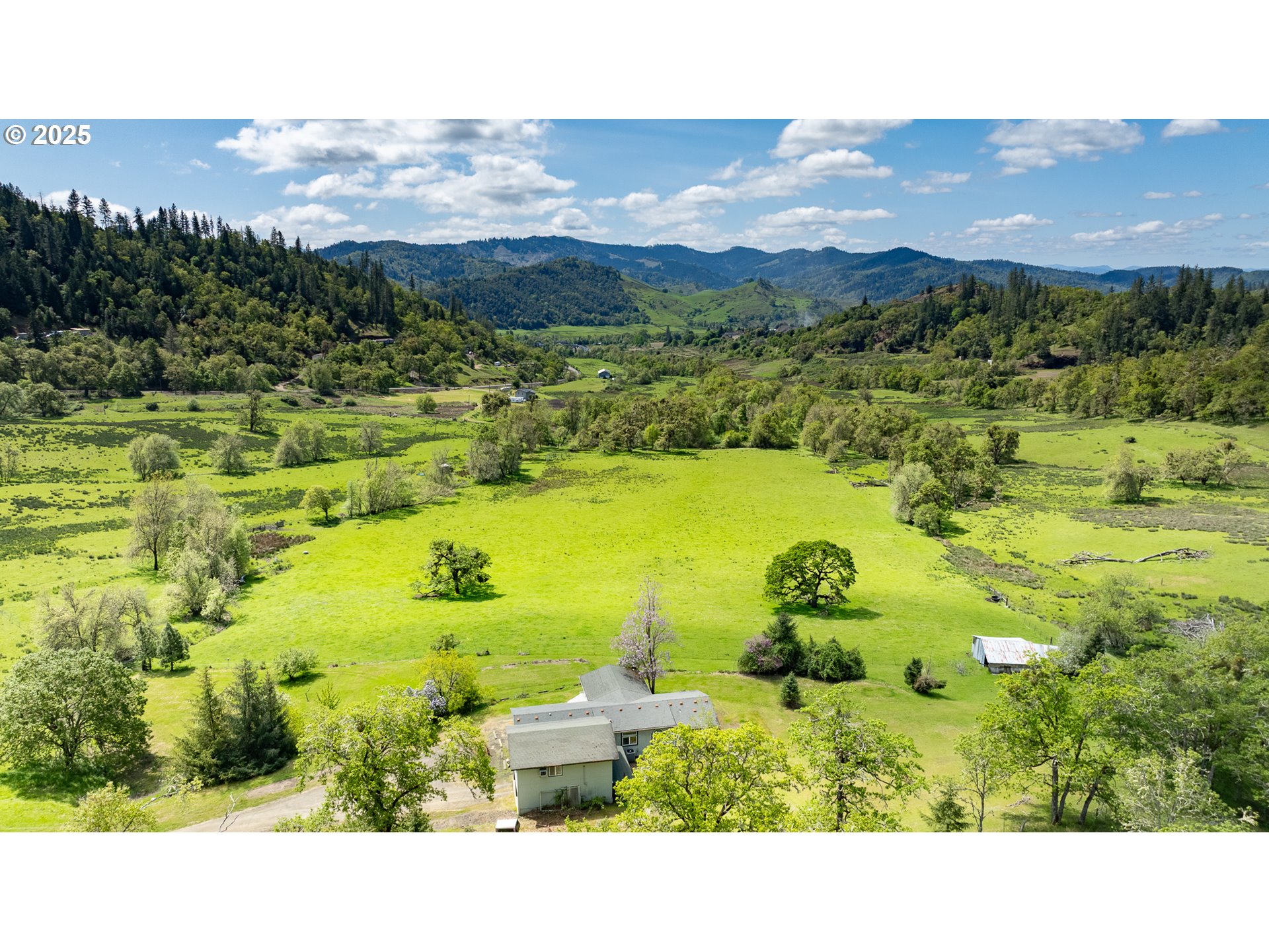 1360 Sunshine Road Roseburg, OR 97470 - Photo 4 of 41 Gallery Image 4