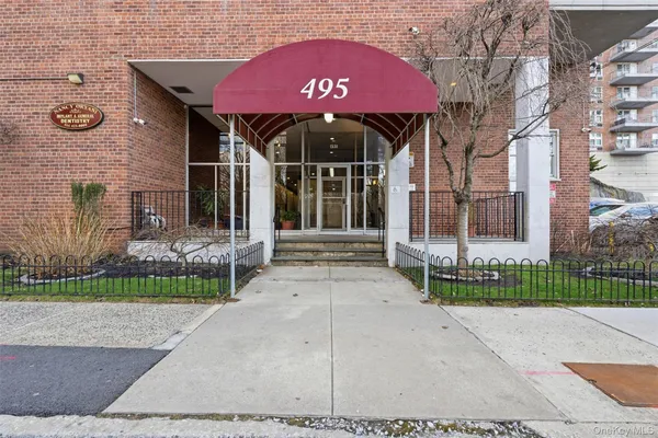$295,000 | 495 Odell Avenue, Unit 8B, Yonkers, NY 10703