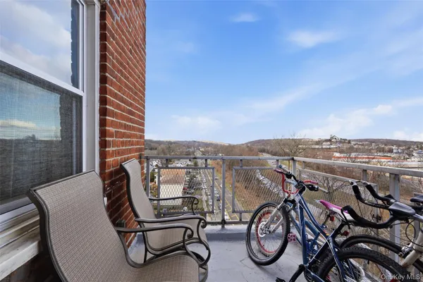 $295,000 | 495 Odell Avenue, Unit 8B, Yonkers, NY 10703