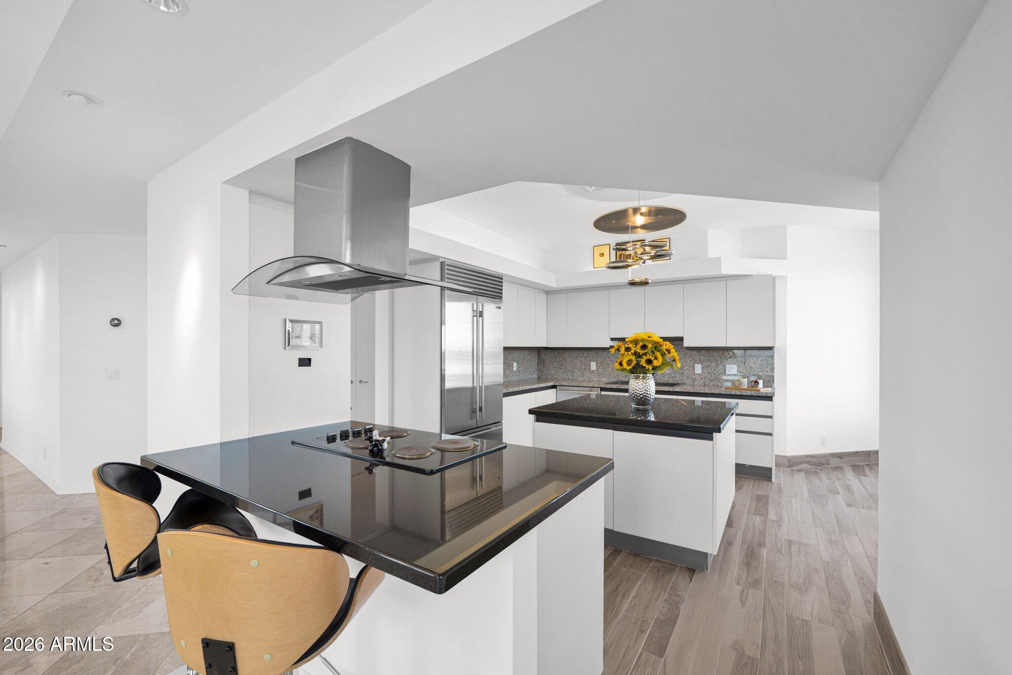 1040 East Osborn Road, Unit 1902 Phoenix, AZ 85014 - Photo 11 of 36 Kitchen