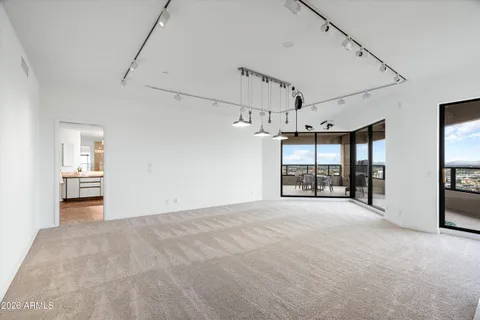 $2,000,000 | 1040 East Osborn Road, Unit 1902, Phoenix, AZ 85014