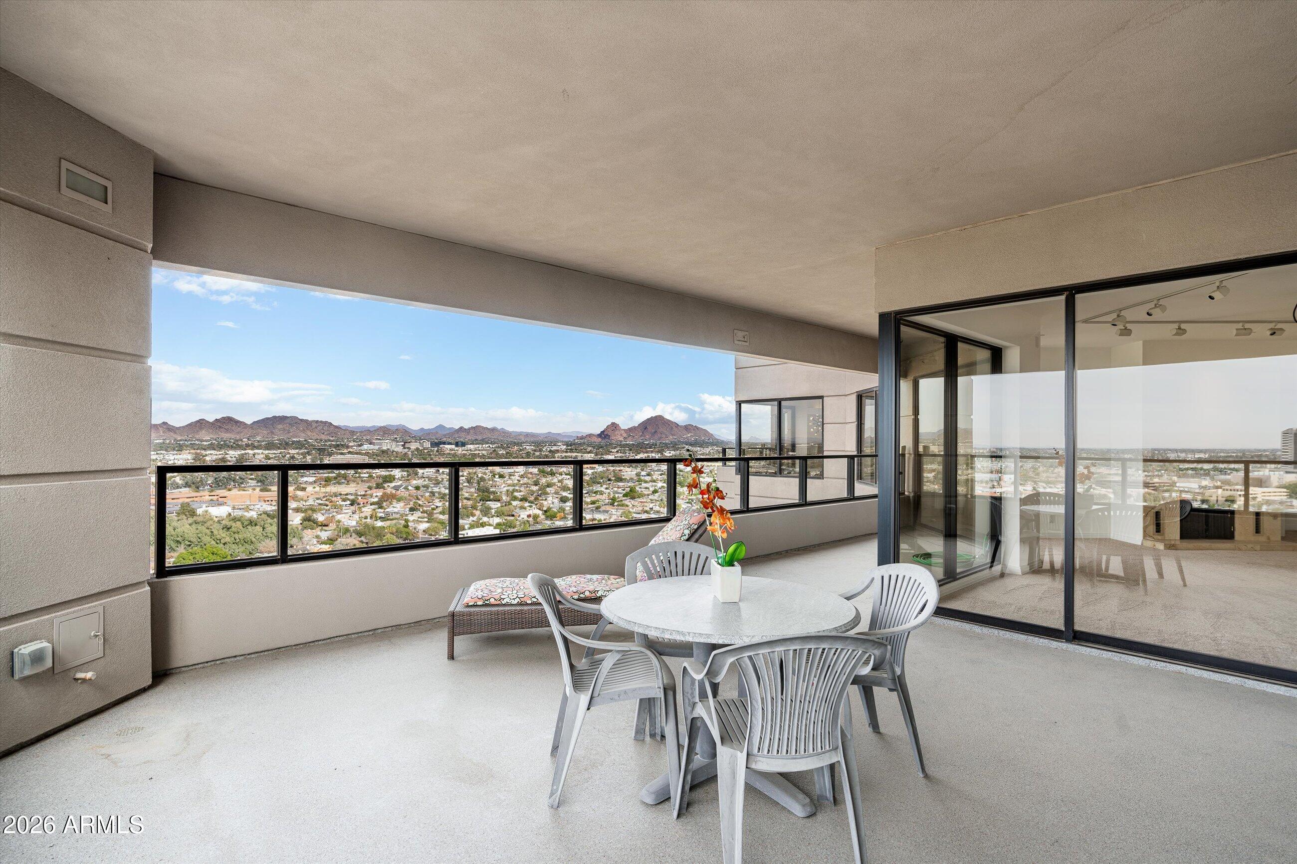 1040 East Osborn Road, Unit 1902 Phoenix, AZ 85014 - Photo 18 of 36 Patio