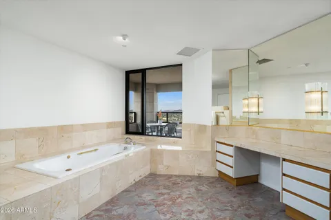 $2,000,000 | 1040 East Osborn Road, Unit 1902, Phoenix, AZ 85014