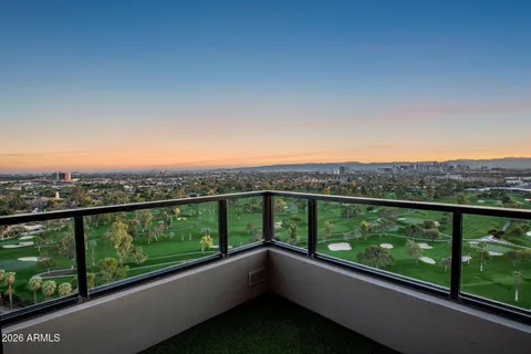 $2,000,000 | 1040 East Osborn Road, Unit 1902, Phoenix, AZ 85014