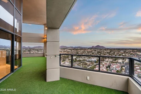 $2,000,000 | 1040 East Osborn Road, Unit 1902, Phoenix, AZ 85014