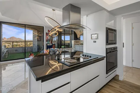 $2,000,000 | 1040 East Osborn Road, Unit 1902, Phoenix, AZ 85014